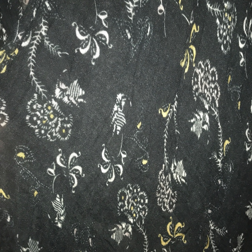 Patterned shawl - Picture 2 of 3